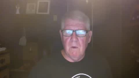 Snapshot of bigbeerdrinker1 chatting on October 2025 04:46:02 AM bigbeerdrinker online show from October 2025 04:46:02 AM