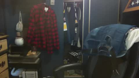 Snapshot of bigbeerdrinker1 chatting on November 2025 04:41:01 PM bigbeerdrinker online show from November 2025 04:41:01 PM