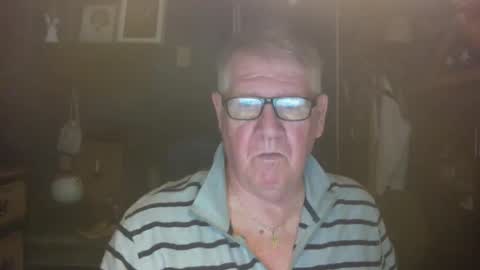 Snapshot of bigbeerdrinker1 chatting on November 2025 06:35:02 AM bigbeerdrinker online show from November 2025 06:35:02 AM