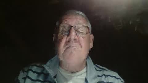 Snapshot of bigbeerdrinker1 chatting on November 2025 09:14:01 PM bigbeerdrinker online show from November 2025 09:14:01 PM