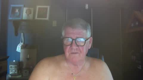 Snapshot of bigbeerdrinker1 chatting on April 2026 06:16:01 PM bigbeerdrinker online show from April 2026 06:16:01 PM