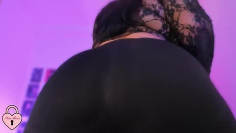 Snapshot of bigboobs_cloe chatting on November 2025 05:21:02 AM bigboobs cloe online show from November 2025 05:21:02 AM