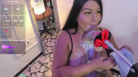 Snapshot of bigboobs_violeta chatting on July 2026 09:28:02 PM VIOLETA online show from July 2026 09:28:02 PM