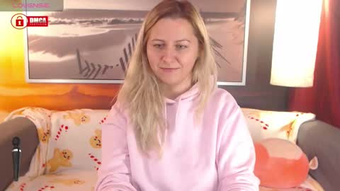 Snapshot of bigboobsarri chatting on December 2024 09:45:01 PM BigBoobsArri online show from December 2024 09:45:01 PM