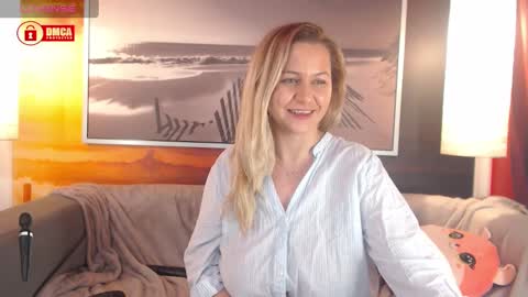 Snapshot of bigboobsarri chatting on January 2025 12:14:02 AM BigBoobsArri online show from January 2025 12:14:02 AM