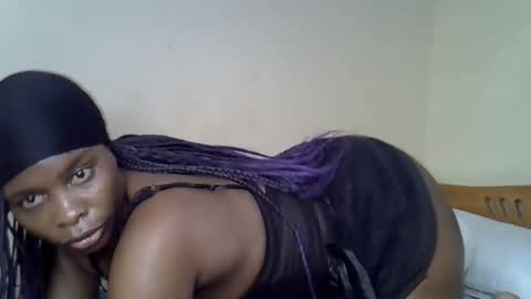 Vee online show from November 2025 08:55:01 PM