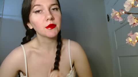 Isabella online show from December 2025 05:21:02 PM