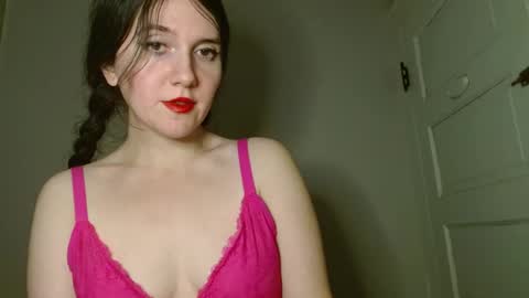 Isabella online show from December 2025 07:35:01 AM