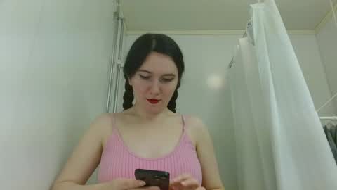 Isabella online show from March 2026 03:28:01 AM