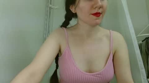 Isabella online show from May 2026 04:58:02 PM
