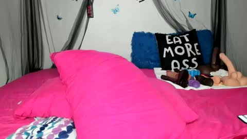 Snapshot of bigbuttsarena chatting on December 2024 05:55:01 PM bigbuttsarena online show from December 2024 05:55:01 PM