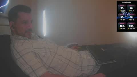 Jon - Im Straight online show from April 2026 12:40:02 PM