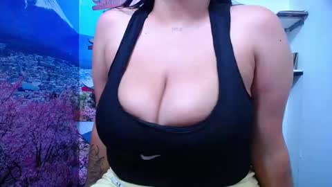  Sunny   online show from March 2025 12:18:01 AM