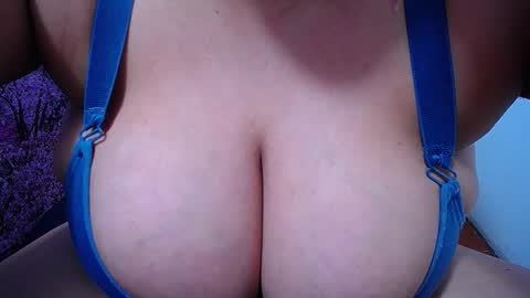  Sunny   online show from October 2025 10:26:02 PM