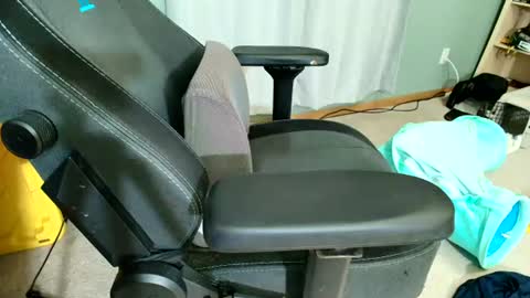 biggerthebetterr online show from June 2026 07:36:02 AM