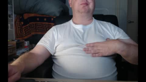 Snapshot of bighorn1981 chatting on April 2026 10:18:01 PM bighorn1981 online show from April 2026 10:18:01 PM