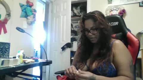 the Mini mami online show from September 2025 06:41:02 PM