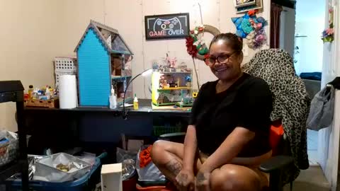 the Mini mami online show from September 2025 02:11:01 PM