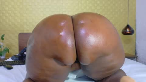bigroundbooty_ online show from April 2026 09:20:02 PM