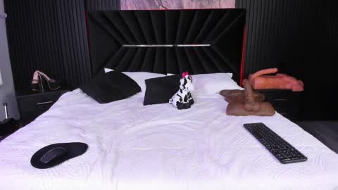 Zayra online show from November 2025 08:18:01 AM