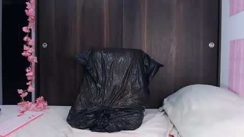 laura online show from December 2024 11:34:02 PM