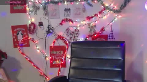 Snapshot of bigthickgirl35 chatting on December 2024 04:16:02 AM Mahogany online show from December 2024 04:16:02 AM