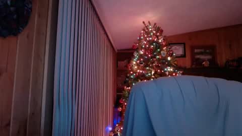 Snapshot of bigthicksatisfying2 chatting on December 2024 08:28:01 AM bigthicksatisfying2 online show from December 2024 08:28:01 AM