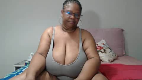 Snapshot of bigtitshornygirlxxx chatting on June 2026 07:16:01 PM Lona online show from June 2026 07:16:01 PM