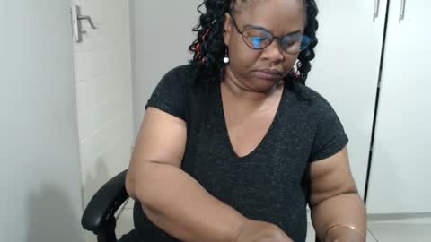 Snapshot of bigtitshornygirlxxx chatting on July 2026 02:47:02 AM Lona online show from July 2026 02:47:02 AM