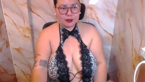 Snapshot of bigtitshotmom chatting on March 2026 08:42:01 AM MARJ online show from March 2026 08:42:01 AM