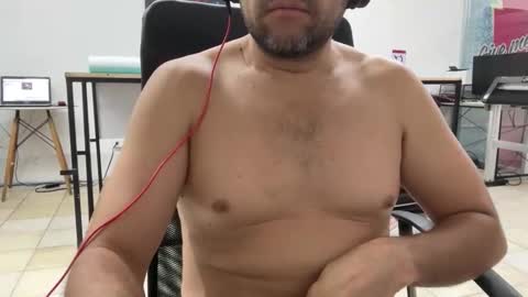 biker_hot online show from April 2026 06:27:02 PM