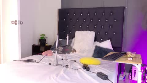 Billie online show from September 2025 05:02:02 PM