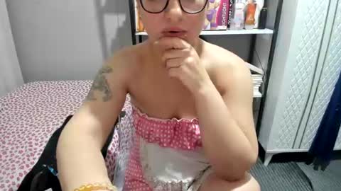 bisex woman online show from July 2026 08:29:01 PM