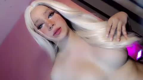 YOUR QUEEN online show from May 2026 06:07:02 AM