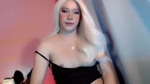 YOUR QUEEN online show from June 2026 06:52:02 AM