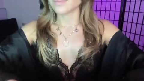 bitemebitcch online show from July 2026 06:18:01 AM