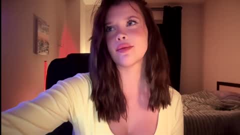 Snapshot of bitter_moon chatting on September 2025 02:02:01 AM Ann Braslowsky online show from September 2025 02:02:01 AM