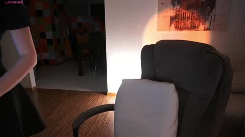 Snapshot of bitter_moon chatting on October 2025 02:23:02 AM Ann Braslowsky online show from October 2025 02:23:02 AM