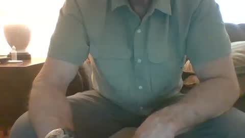 Snapshot of bizzybeejc chatting on October 2025 07:03:01 PM bizzybeejc online show from October 2025 07:03:01 PM