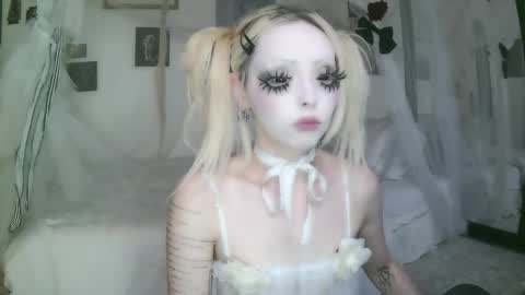 vampire fang  online show from March 2026 05:50:02 PM
