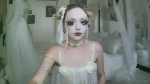 vampire fang  online show from May 2026 07:55:02 PM