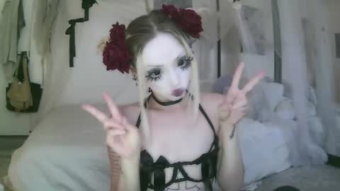 vampire fang  online show from June 2026 05:15:02 PM