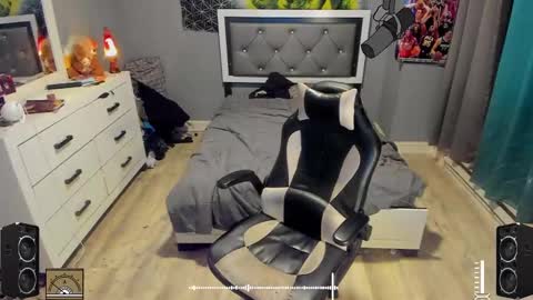 Plant Base Streamers From Pennsylvania online show from February 2025 11:36:02 PM