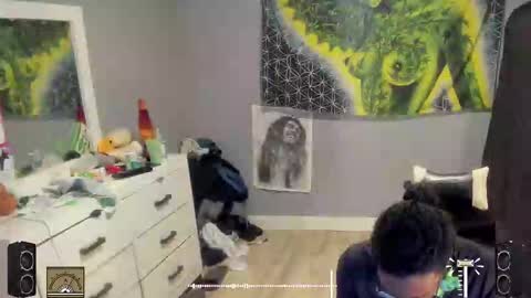 Plant Base Streamers From Pennsylvania online show from October 2025 11:13:02 PM