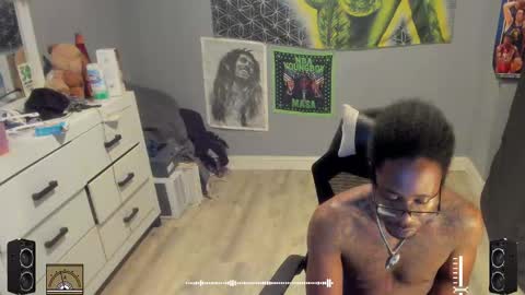 Plant Base Streamers From Pennsylvania online show from October 2025 01:13:02 AM