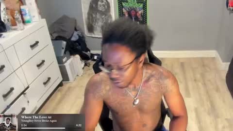 Plant Base Streamers From Pennsylvania online show from October 2025 10:23:02 PM