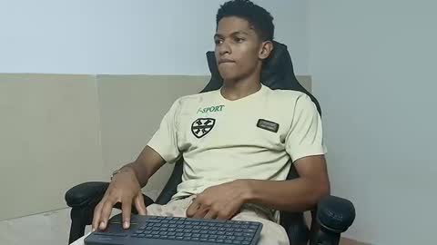 black__twink online show from March 2026 07:17:01 PM