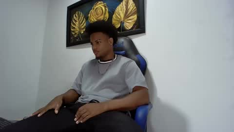 Snapshot of black_dicck chatting on February 2025 05:12:01 PM tu morenito online show from February 2025 05:12:01 PM