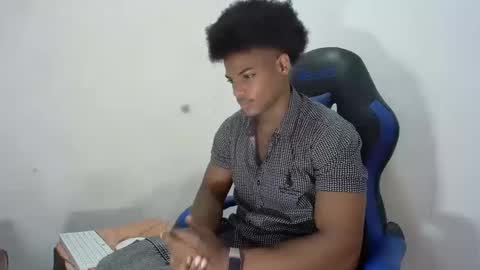 Snapshot of black_dicck chatting on September 2025 05:01:02 PM tu morenito online show from September 2025 05:01:02 PM