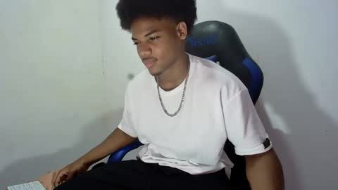 Snapshot of black_dicck chatting on September 2025 04:40:01 PM tu morenito online show from September 2025 04:40:01 PM